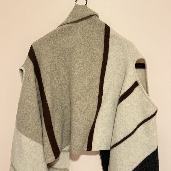 NWOT Wood Wood 100% Lambswool Shall Cape Women's One Size - Picture 6 of 6